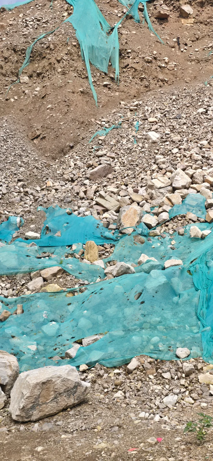 测试人脸实名认证功能 - 现场矿样实拍照片